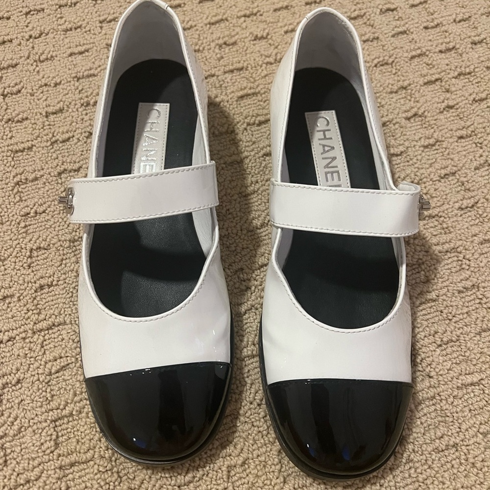 Patent calfskin mary jane